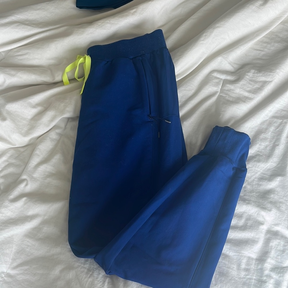 worn once limited edition figs joggers